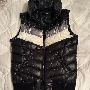 Aqua Women's Tri-Tone Puffer Vest